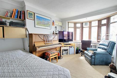 10 Belham Road, Kings Langley, WD4 8BY