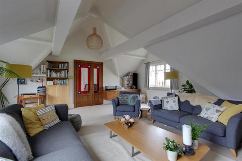 4 bedroom house for sale, Lower Farm, Halton Village,