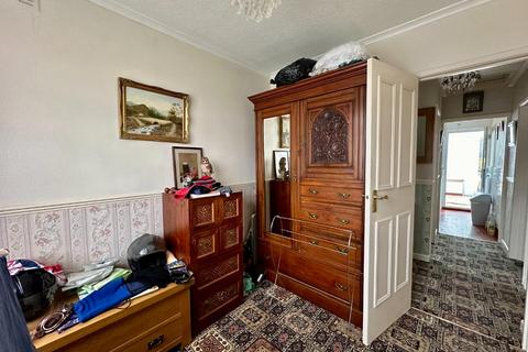 5 Canons Walk, Northampton, NN2 8HR