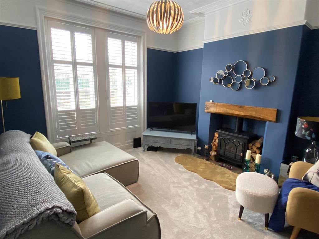 4 St. Pauls Road, Mirfield WF14 3 bed semidetached house £250,000