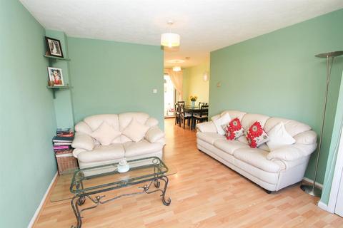 31 Eindhoven Close, Carshalton, SM5 2FD
