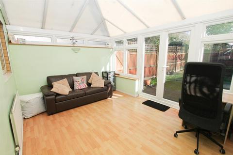 31 Eindhoven Close, Carshalton, SM5 2FD