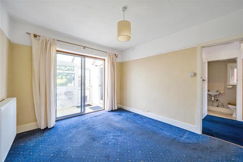 10 Ashmore Crescent, Poole, BH15 4DG