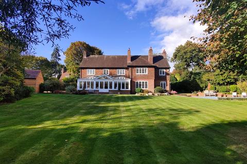 Porthilly Armstrong Road, Brockenhurst, SO42 7TA
