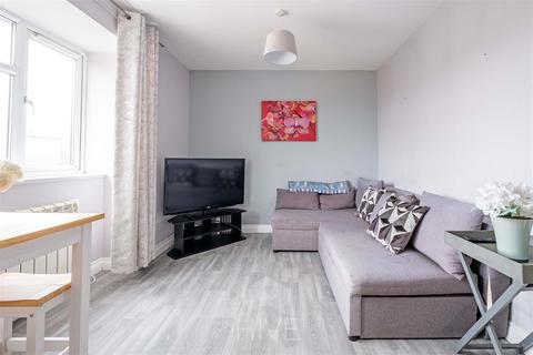 1 bedroom flat for sale, Sea Road, Bournemouth BH5