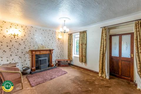3 bedroom end of terrace house for sale, Doncaster Road, Pickburn, Doncaster