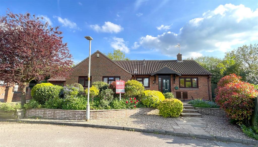 The Capes, Aslockton 3 bed detached bungalow for sale £365,000