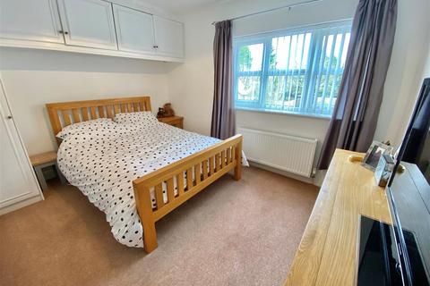 14 Ambleside Close, Macclesfield, SK11 8PY