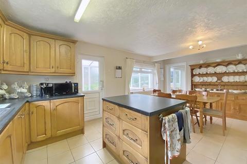 6 bedroom detached bungalow for sale, Hundleton, Pembroke