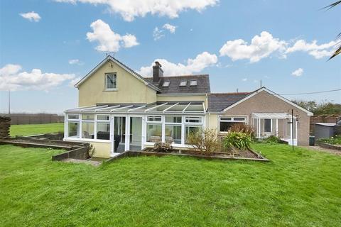 6 bedroom detached bungalow for sale, Hundleton, Pembroke