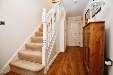 5 bedroom detached house for sale, Runnymede Lane, Kingswood, Hull