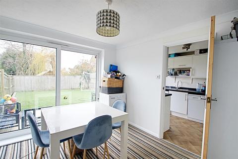 2 Nye Way, Bovingdon, Hemel Hempstead, HP3 0HX