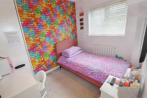 3 Fox Close, Elstree, Borehamwood, WD6 3HS