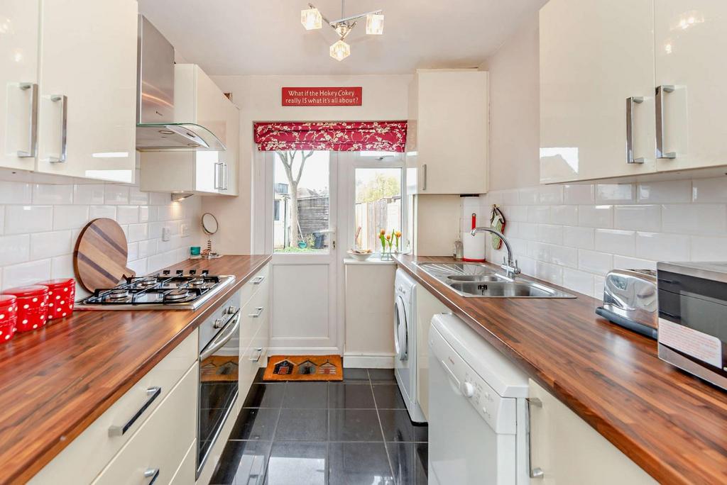 Saxon Road, Ashford TW15 2 bed terraced house for sale £400,000