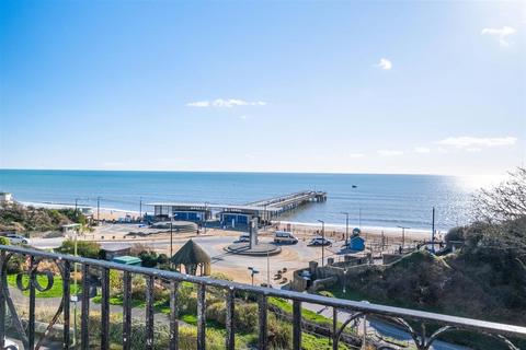 2 bedroom flat for sale, Undercliff Road, Bournemouth BH5