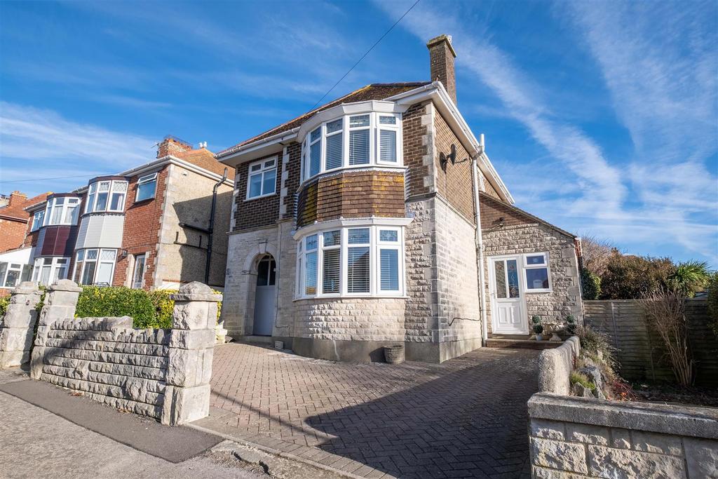 Broughton Crescent, Weymouth DT4 3 bed detached house for sale £400,000