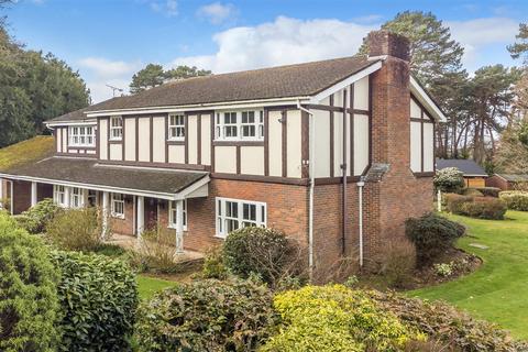 4 bedroom detached house for sale, Woodside Road, Ferndown BH22