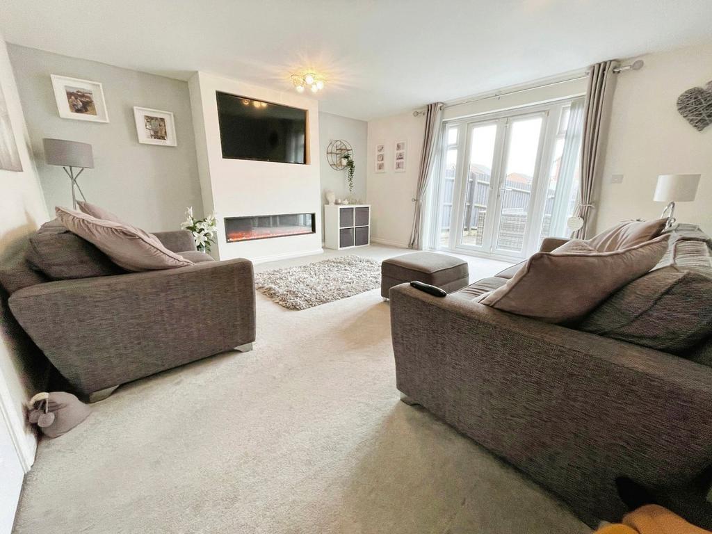 Bluebell Crescent, Great Barr, Birmingham, B42 3 bed semidetached