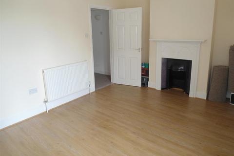 2 bedroom flat to rent, Britton Street, Gillingham