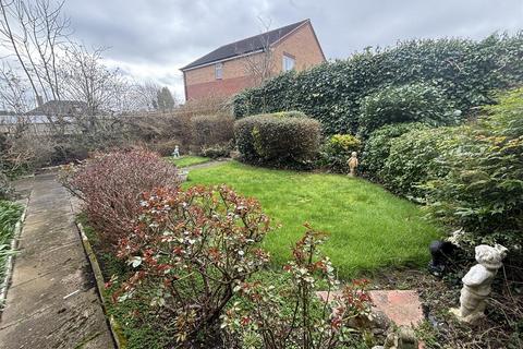 3 bedroom semi-detached house for sale, Amhurst Close, New Parks, Leicester