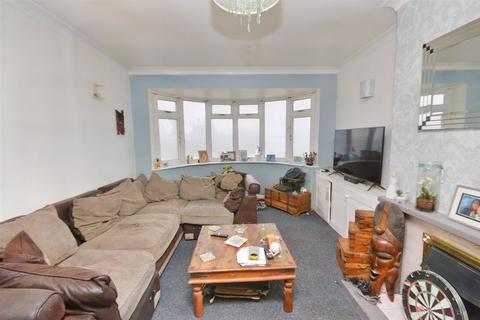 2 bedroom flat for sale, Meachants Lane, Willingdon, Eastbourne