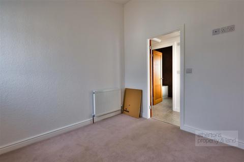 2 bedroom house to rent, Longsight Road, Blackburn