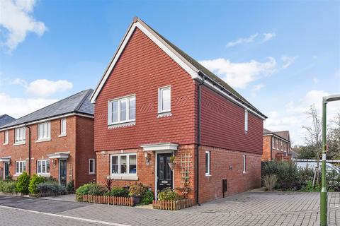 3 bedroom detached house for sale, Hangar Drive, Tangmere