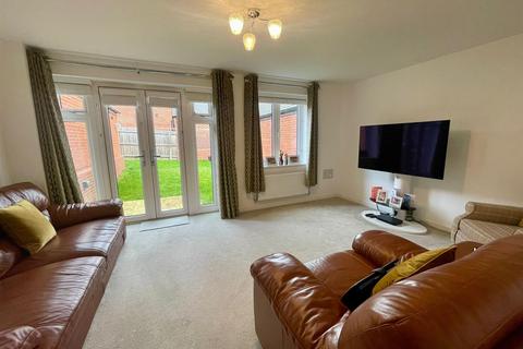 3 bedroom detached house for sale, Sandringham Avenue, Stratford-Upon-Avon