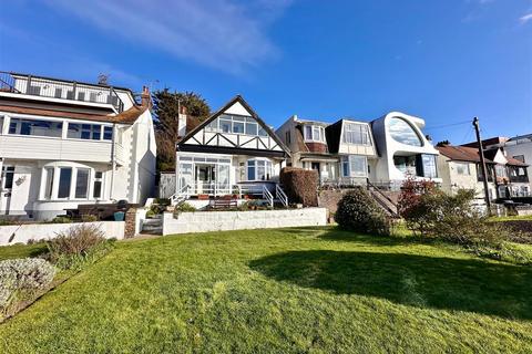 2 bedroom detached house for sale, Undercliff Gardens, Leigh-On-Sea