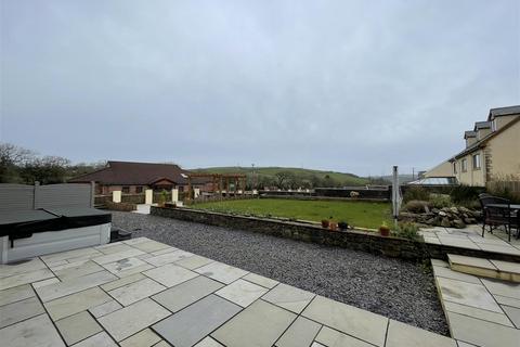 4 bedroom detached house for sale, Heol Hen, Five Roads, Llanelli