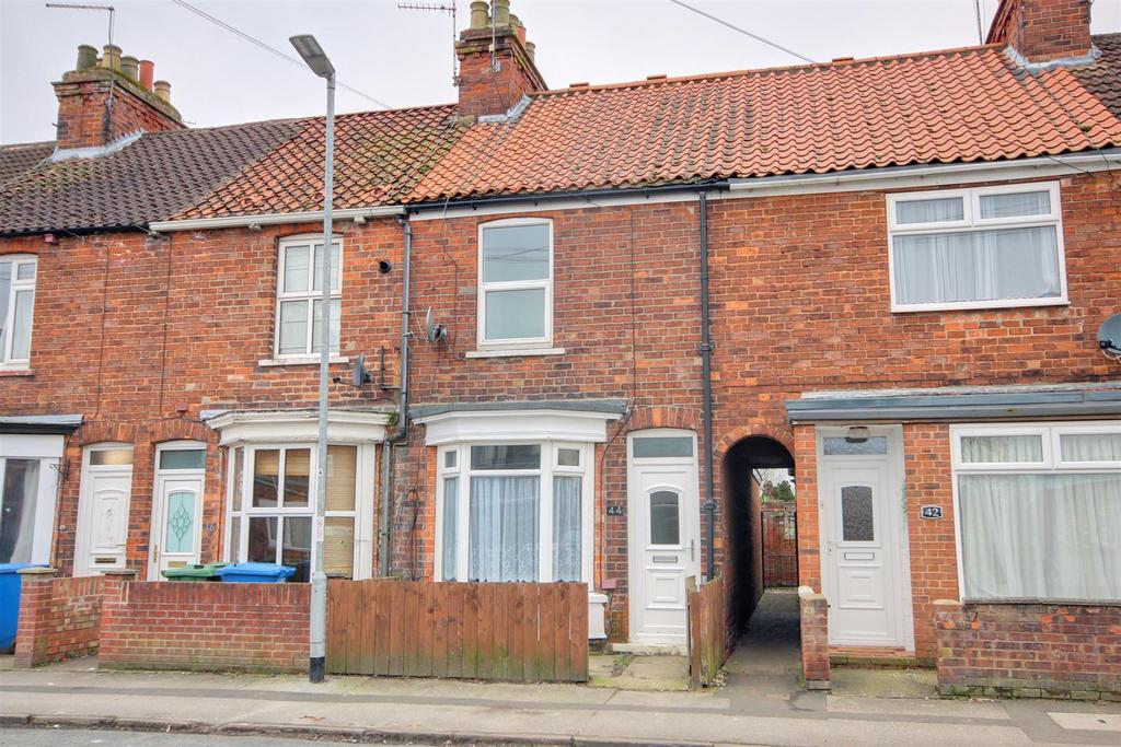 Beaver Road, Beverley 2 bed terraced house for sale £150,000