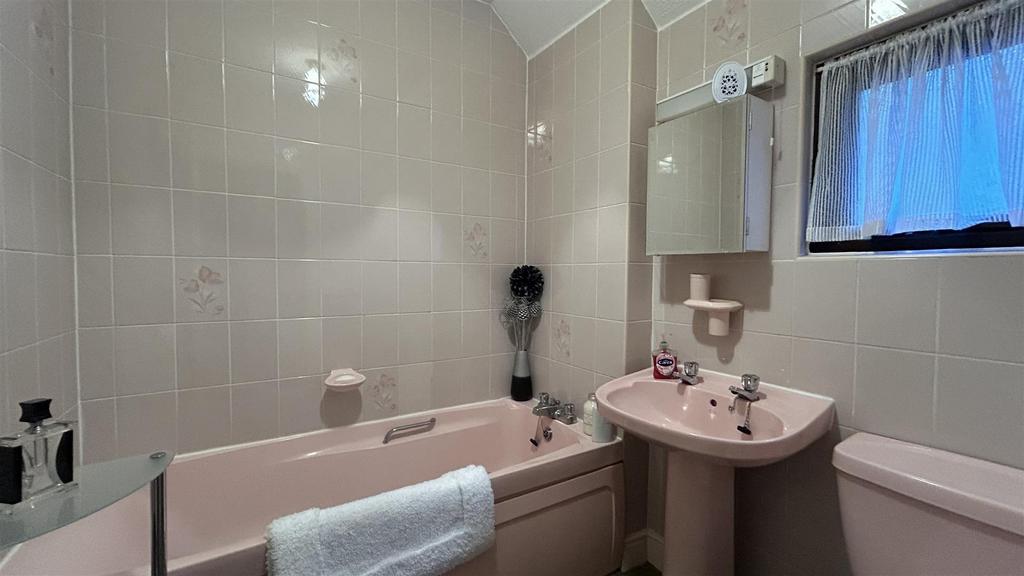 Ensuite.jpg