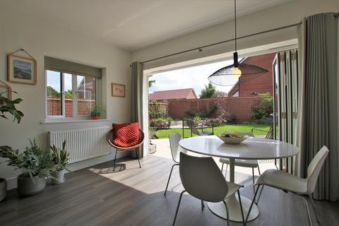 16 Acre Drive, Finchwood Park, Wokingham, RG40 4AR