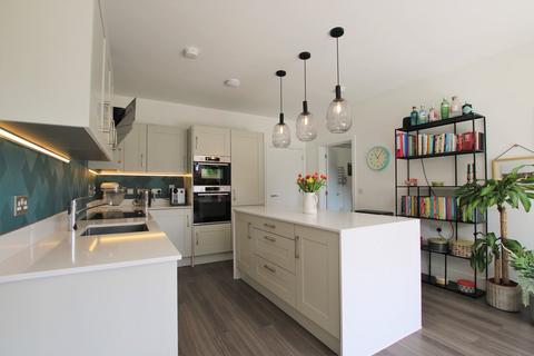 16 Acre Drive, Finchwood Park, Wokingham, RG40 4AR