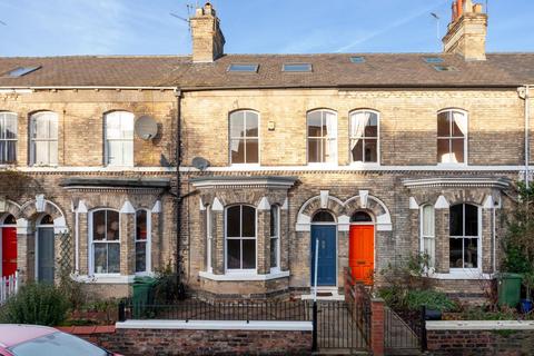 3 bedroom terraced house for sale - Sandringham Street, Fishergate, York