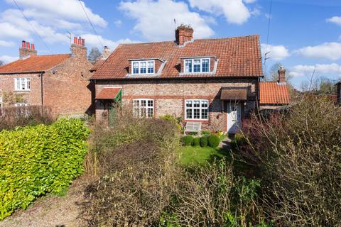 3 bedroom cottage for sale - Main Street, Claxton, York