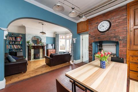 131 Barrs Road, Cradley Heath, B64 7EZ