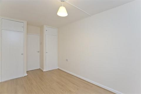 2 bedroom flat to rent - Elliott Road, Oval SW9