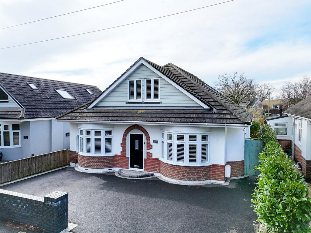 Hurn Road, Christchurch, BH23 3 bed chalet for sale £585,000