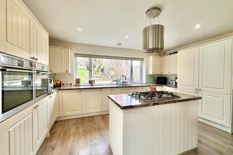 4 bedroom detached house for sale, Gravesend Road, Rochester
