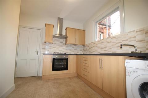 1 bedroom apartment to rent, Hawarden Road, London E17