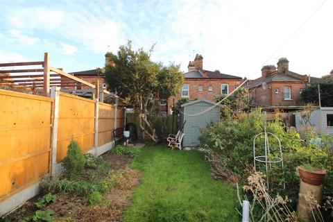 1 bedroom apartment to rent, Hawarden Road, London E17