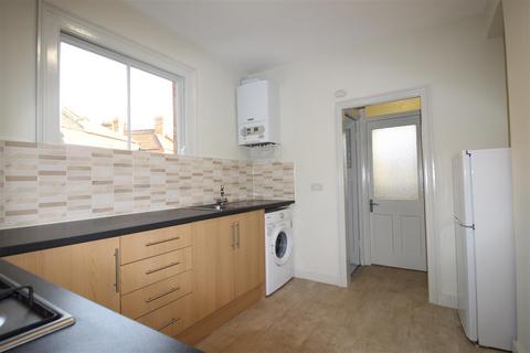 1 bedroom apartment to rent, Hawarden Road, London E17