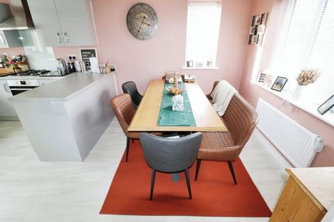 21 Caesar Drive, Nuneaton, CV11 6ZD