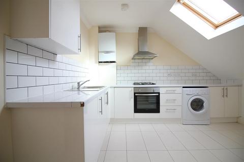 2 bedroom flat to rent, Bennetts Yard, Uxbridge