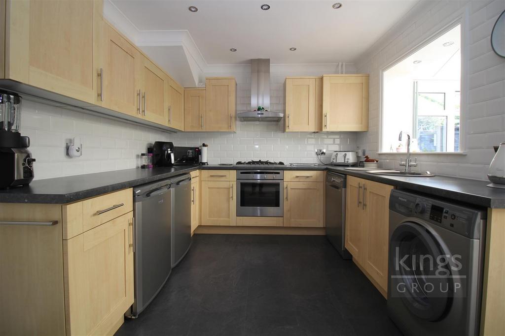Kitchen two.jpg