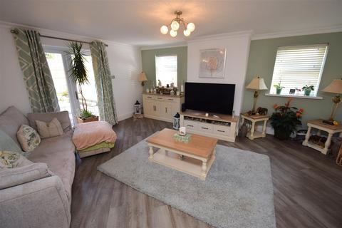 118 Dobb Brow Road, Westhoughton, Bolton, BL5 2BA