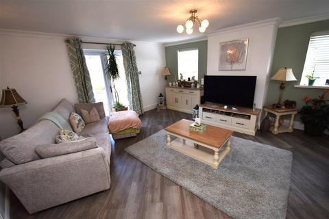118 Dobb Brow Road, Westhoughton, Bolton, BL5 2BA