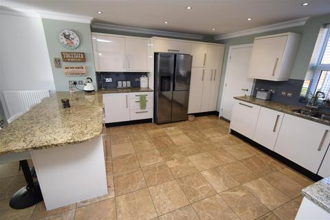 118 Dobb Brow Road, Westhoughton, Bolton, BL5 2BA