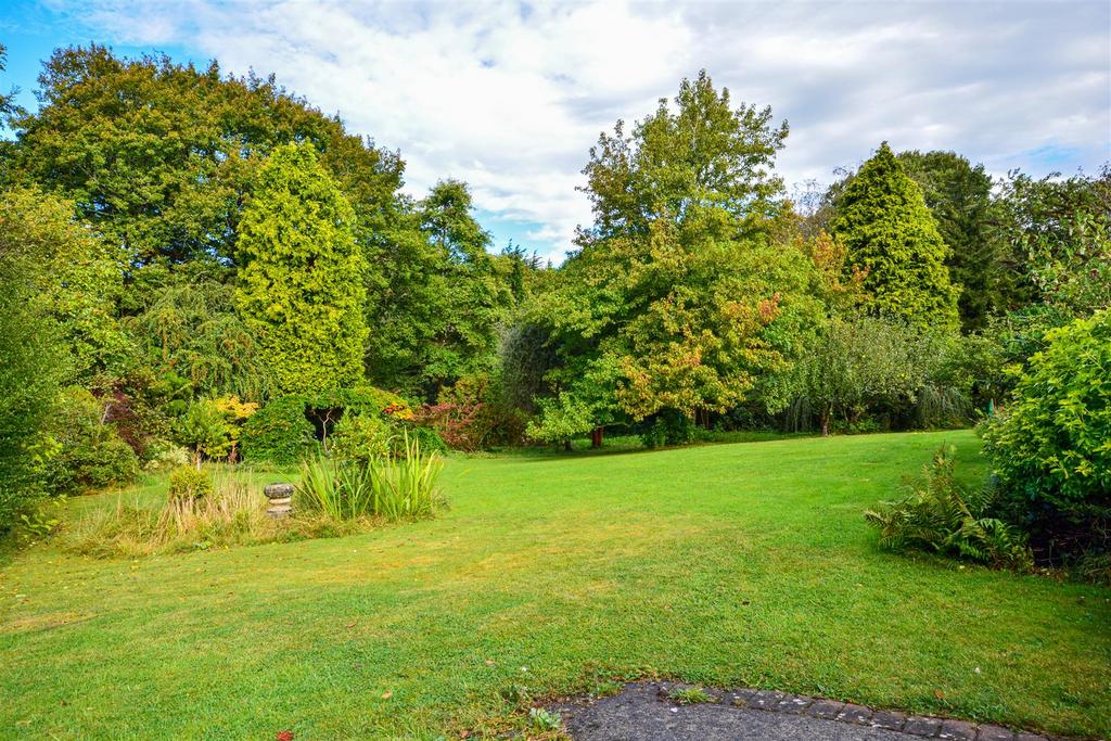 Hastings Road, Battle 3 bed detached bungalow for sale £700,000